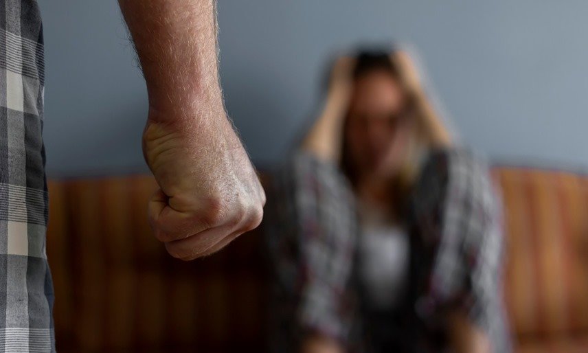 Abogada en Los Angeles ofreciendo servicio legal a victimas de violencia doméstica